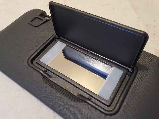 bontott FORD KUGA Jobb Napellenző