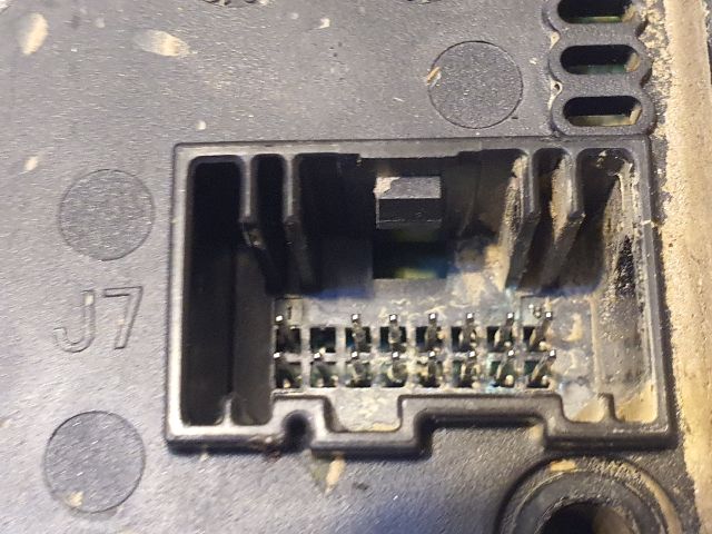 bontott FORD KUGA Komfort Elektronika