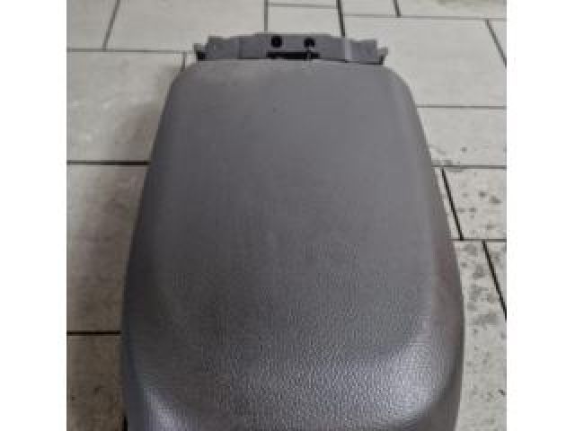 bontott FORD KUGA Könyöklő