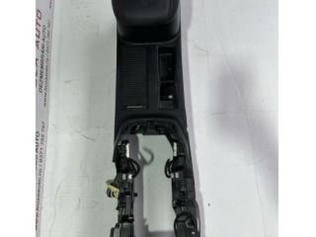 bontott FORD KUGA Könyöklő