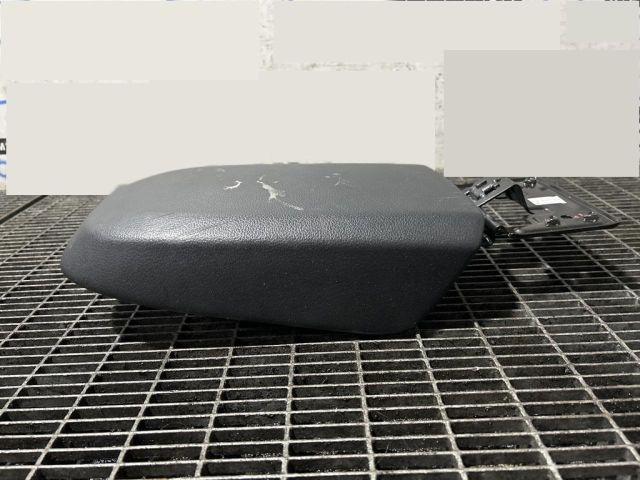 bontott FORD KUGA Könyöklő