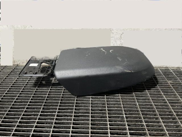 bontott FORD KUGA Könyöklő