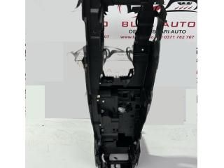 bontott FORD KUGA Könyöklő