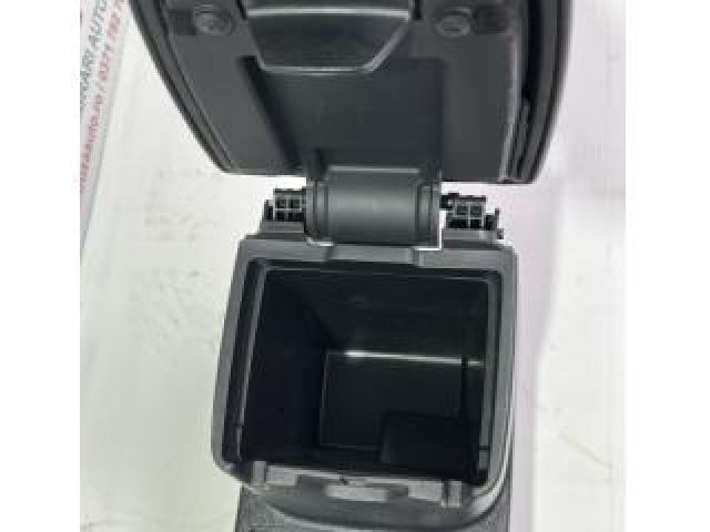 bontott FORD KUGA Könyöklő