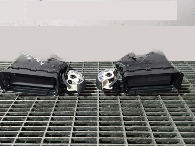 bontott FORD KUGA Középső Szellőző