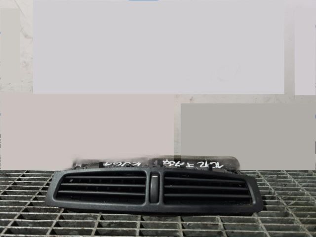 bontott FORD KUGA Középső Szellőző