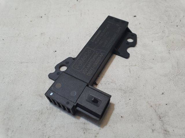 bontott FORD KUGA Központizár Antenna