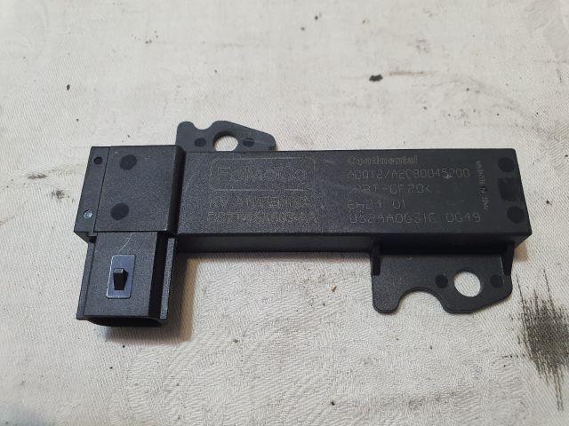 bontott FORD KUGA Központizár Antenna