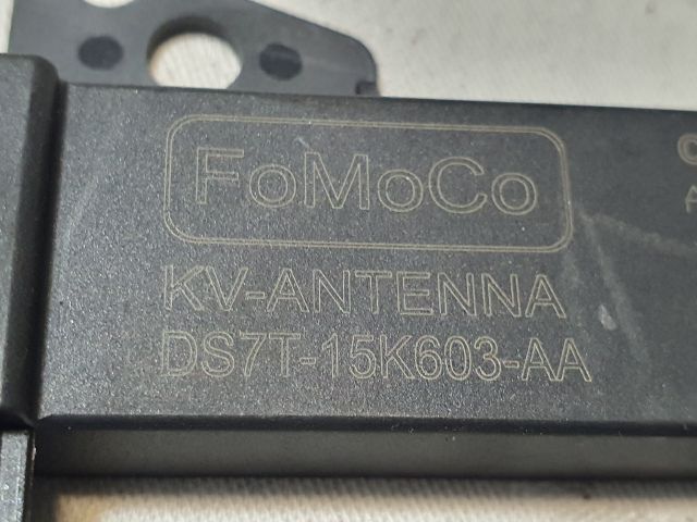 bontott FORD KUGA Központizár Antenna