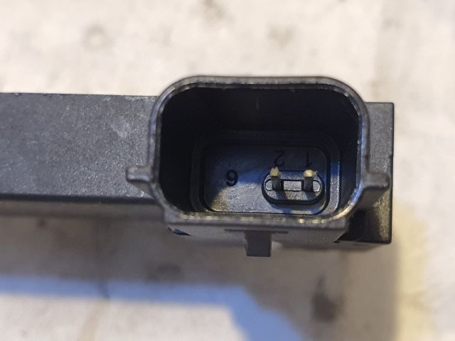 bontott FORD KUGA Kulcs Nélküli Nyitás Jeladó