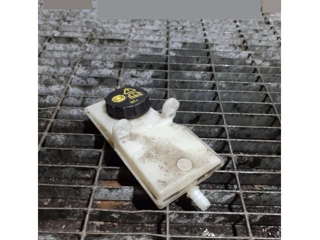 bontott FORD KUGA Szervóolaj Tartály