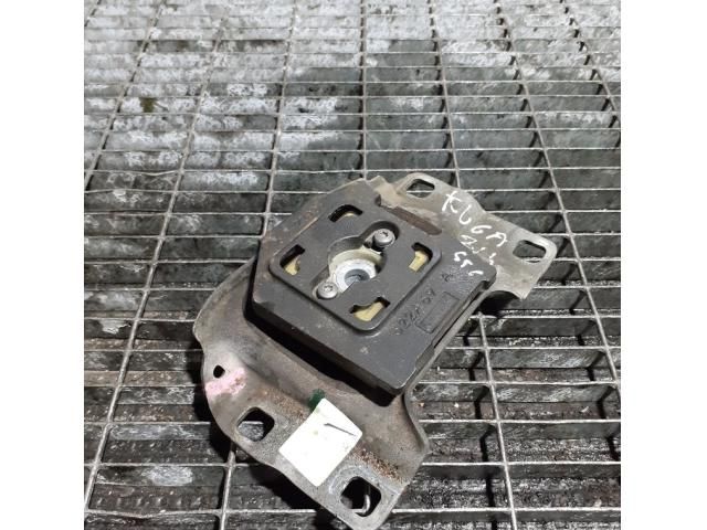 bontott FORD KUGA Tartó Bak