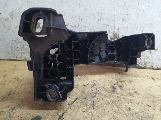 bontott FORD KUGA Tartó Bak