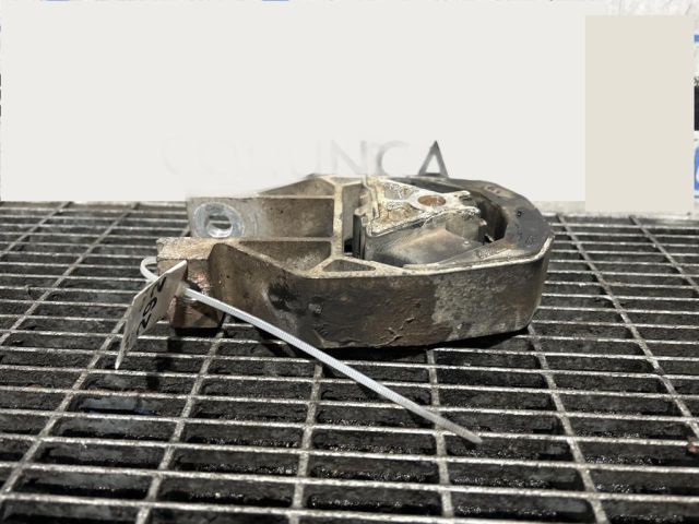 bontott FORD KUGA Tartó Bak