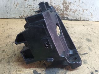 bontott FORD KUGA Tartó Bak