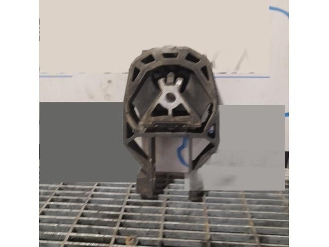 bontott FORD KUGA Tartó Bak