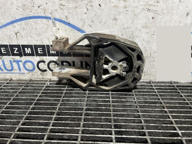 bontott FORD KUGA Tartó Bak