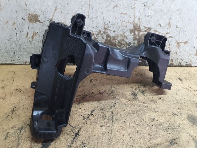 bontott FORD KUGA Tartó Bak