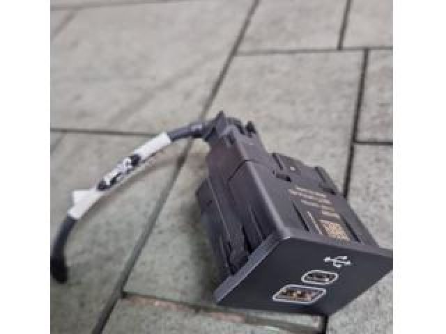 bontott FORD KUGA USB HUB