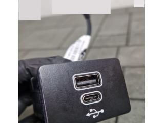 bontott FORD KUGA USB HUB