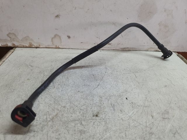 bontott FORD KUGA Üzemanyagcső