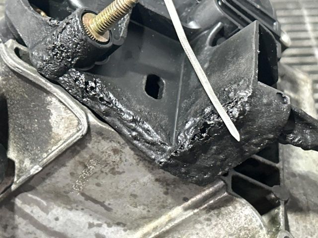 bontott FORD KUGA Üzemanyagszűrő Ház