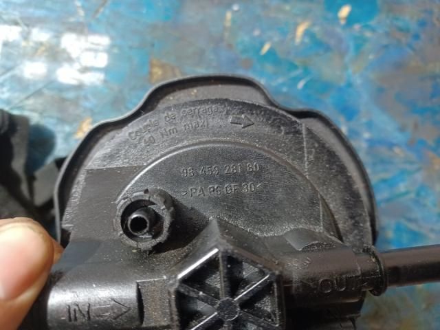 bontott FORD KUGA Üzemanyagszűrő Ház