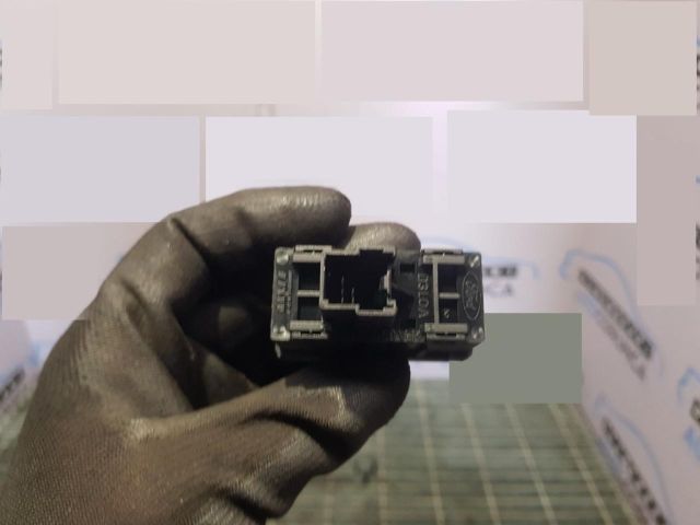 bontott FORD KUGA Vészvillogó Kapcsoló