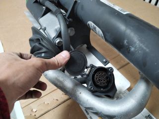 bontott FORD KUGA Vonóhorog