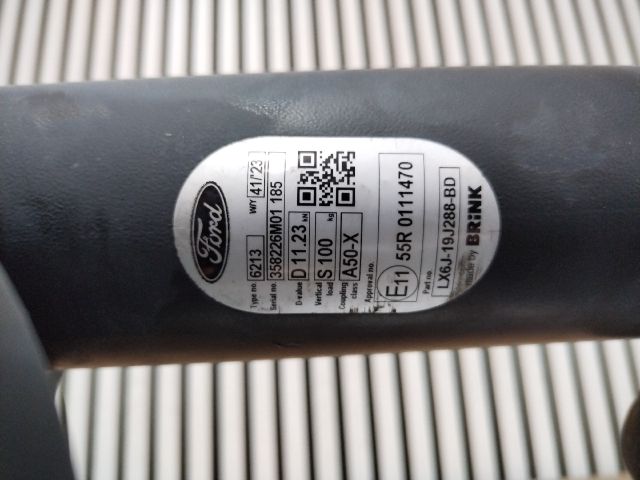 bontott FORD KUGA Vonóhorog