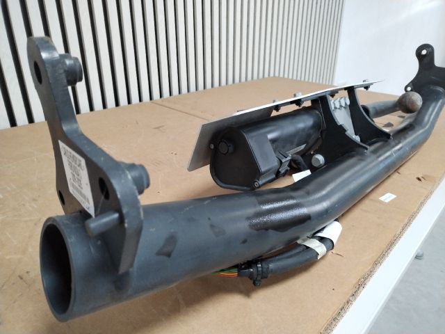 bontott FORD KUGA Vonóhorog