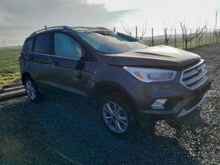 bontott FORD KUGA Vonóhorog