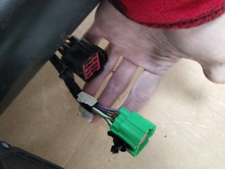 bontott FORD KUGA Vonóhorog