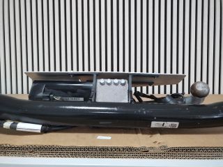 bontott FORD KUGA Vonóhorog