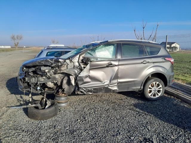 bontott FORD KUGA Vonóhorog