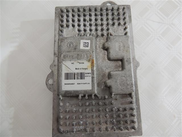 bontott FORD KUGA Xenon Trafó