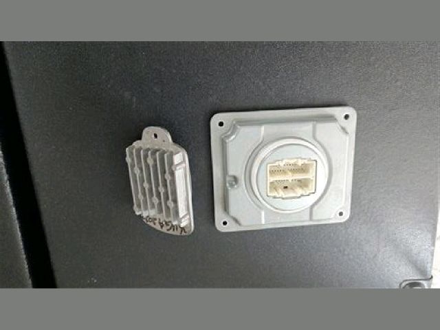 bontott FORD KUGA Xenon Trafó