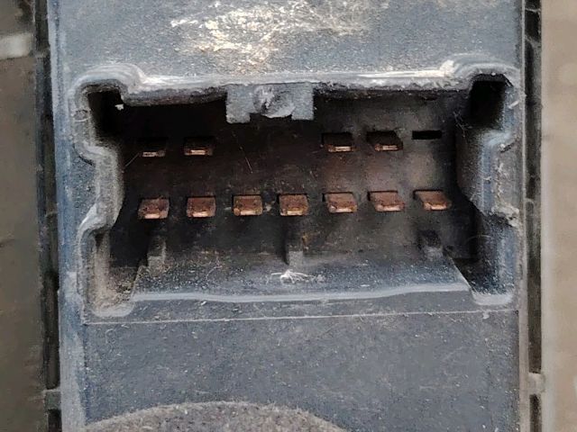 bontott FORD MAVERICK Ablakemelő Kapcsoló Négyes / Kettes