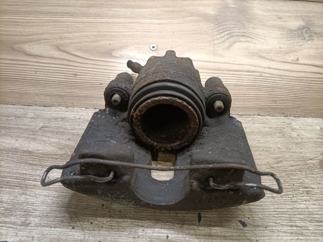 bontott FORD MONDEO I Bal első Féknyereg Munkahengerrel