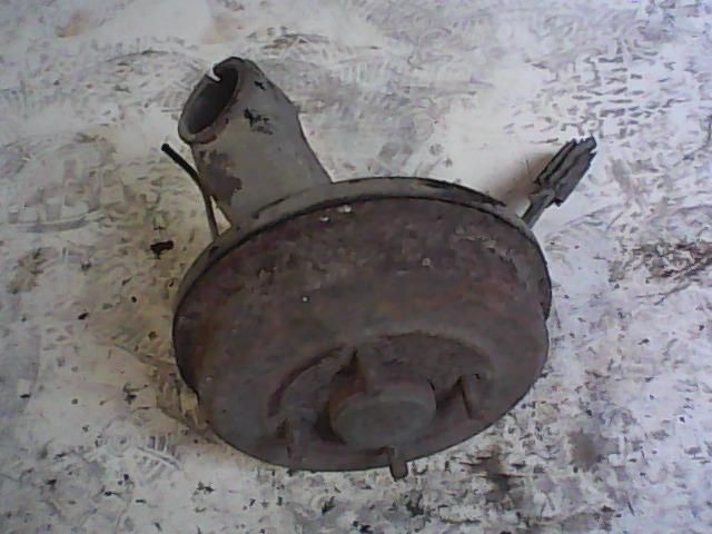 bontott FORD MONDEO I Bal hátsó Kerékagy