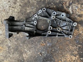 bontott FORD MONDEO I Generátor Tartó Bak