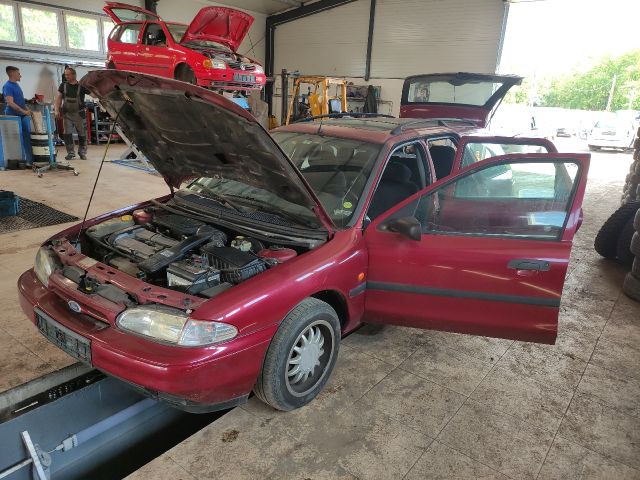 bontott FORD MONDEO I Jobb első Féknyereg Munkahengerrel