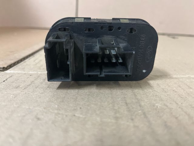 bontott FORD MONDEO I Ablakemelő Kapcsoló Négyes / Kettes