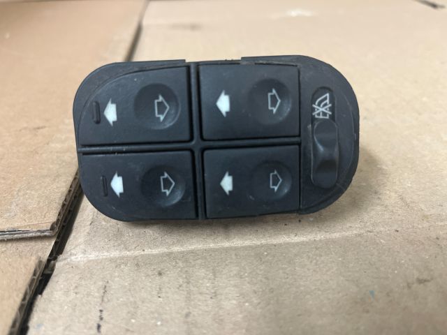 bontott FORD MONDEO I Ablakemelő Kapcsoló Négyes / Kettes