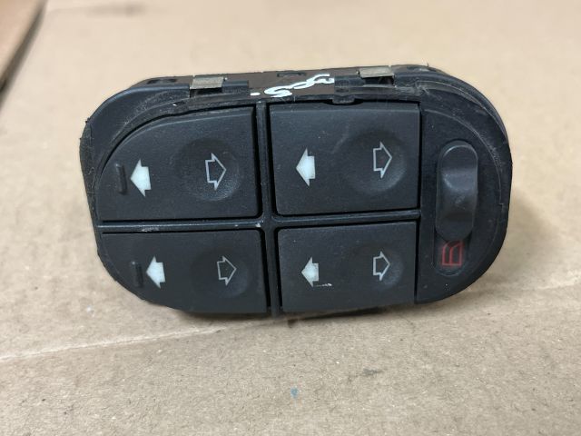 bontott FORD MONDEO I Ablakemelő Kapcsoló Négyes / Kettes
