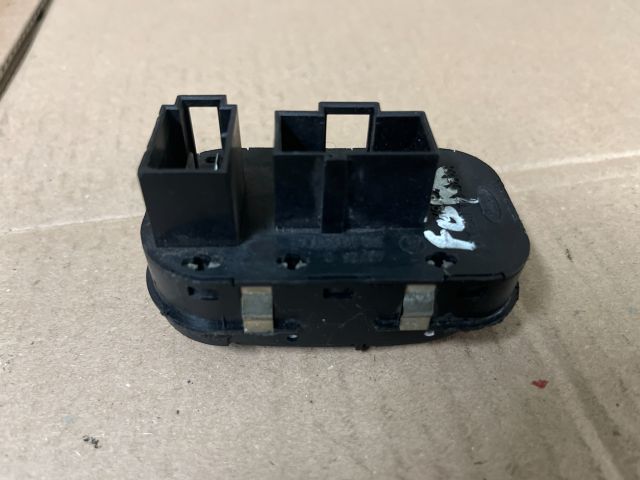 bontott FORD MONDEO I Ablakemelő Kapcsoló Négyes / Kettes