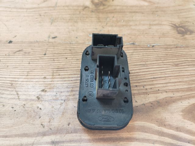 bontott FORD MONDEO I Ablakemelő Kapcsoló Négyes / Kettes