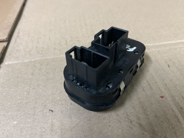 bontott FORD MONDEO I Ablakemelő Kapcsoló Négyes / Kettes