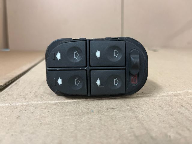 bontott FORD MONDEO I Ablakemelő Kapcsoló Négyes / Kettes