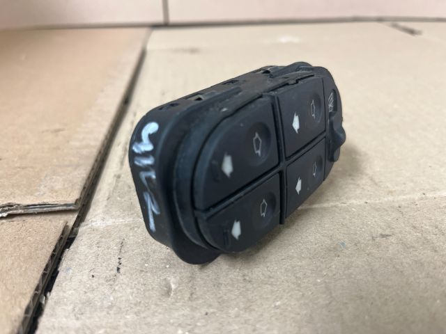 bontott FORD MONDEO I Ablakemelő Kapcsoló Négyes / Kettes